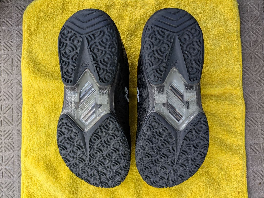 YONEX パワークッション AD-ACCEL メンズ GC 25.5　黒色