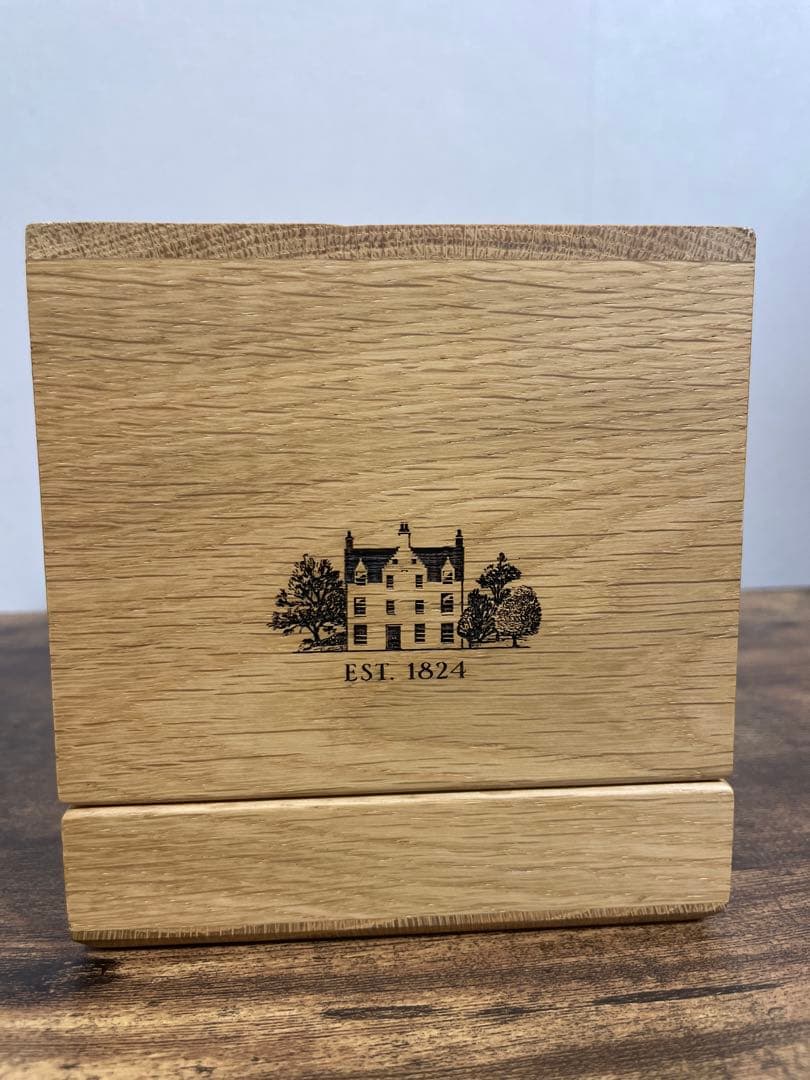 マッカラン 25年の空き瓶　木箱付