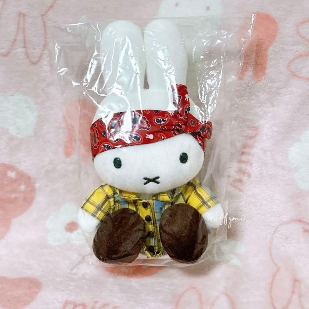 ミッフィースタイル　チェックシャツ　ミッフィー　ぬいぐるみ