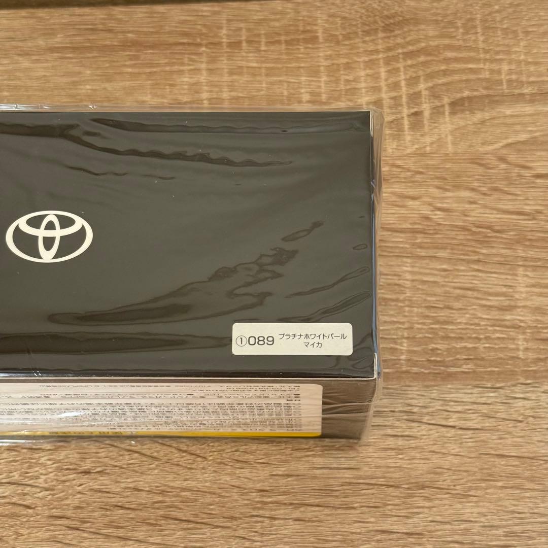 【非売品】トヨタ 新型カローラクロス プラチナホワイトパールマイカ 1/30