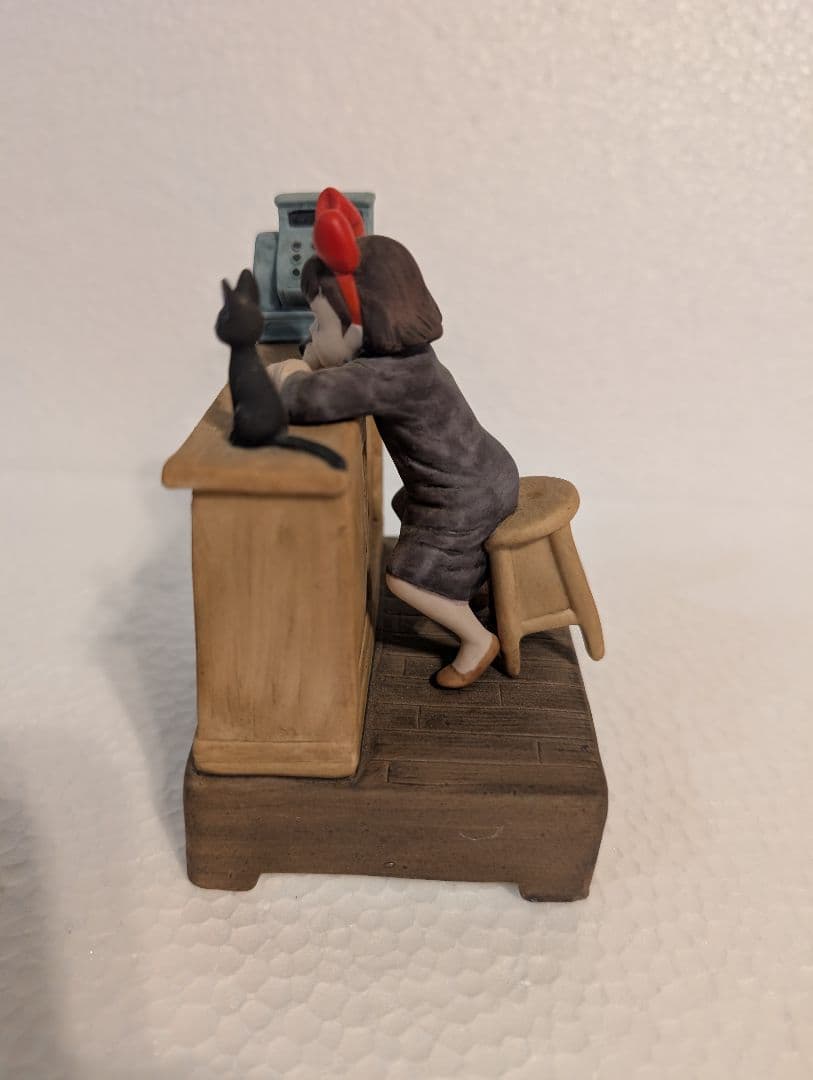 ジブリ魔女の宅急便✴︎キキ店番✴︎陶器製オルゴール♪やさしさに包まれたなら