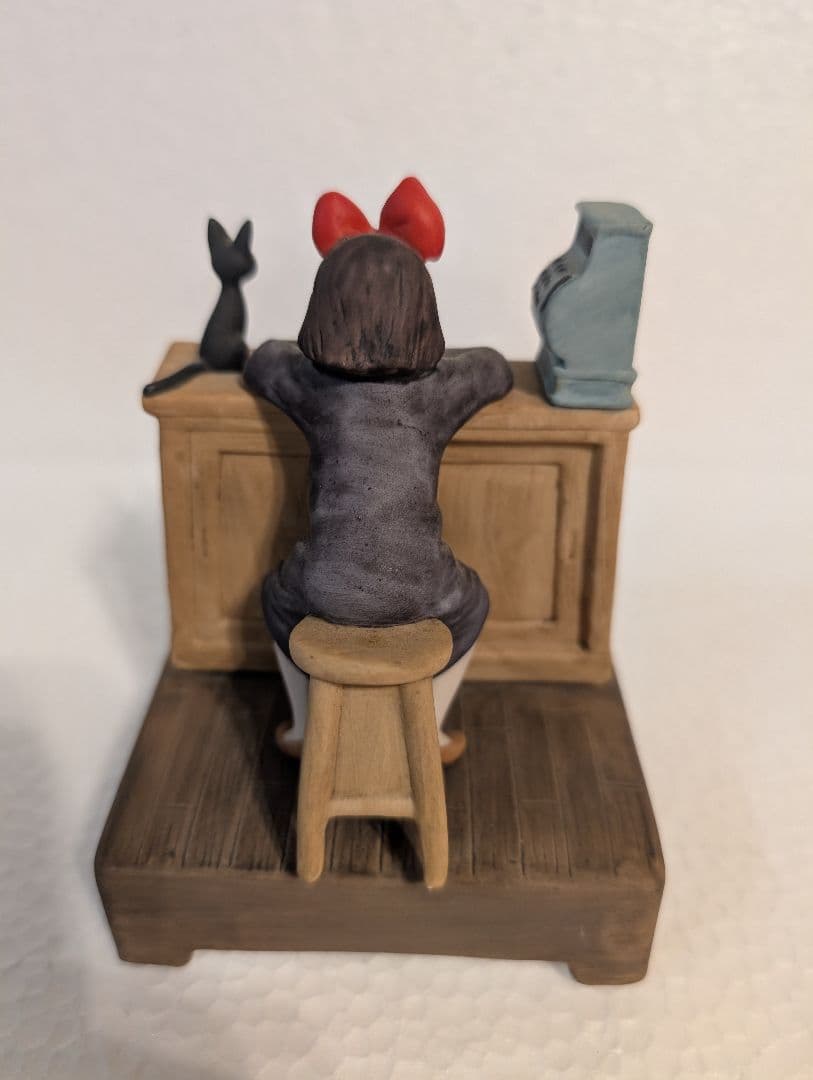 ジブリ魔女の宅急便✴︎キキ店番✴︎陶器製オルゴール♪やさしさに包まれたなら