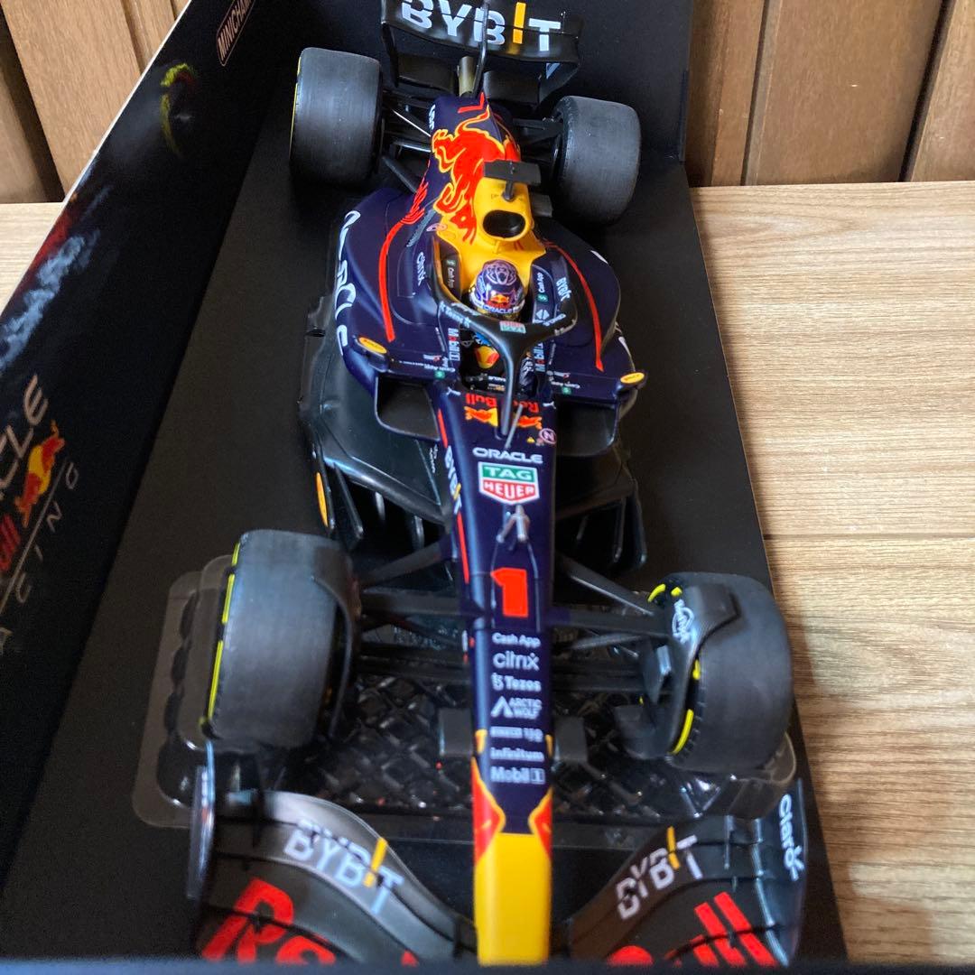 ミニチャンプス1/18OracleRedBullRacingRB18 2022