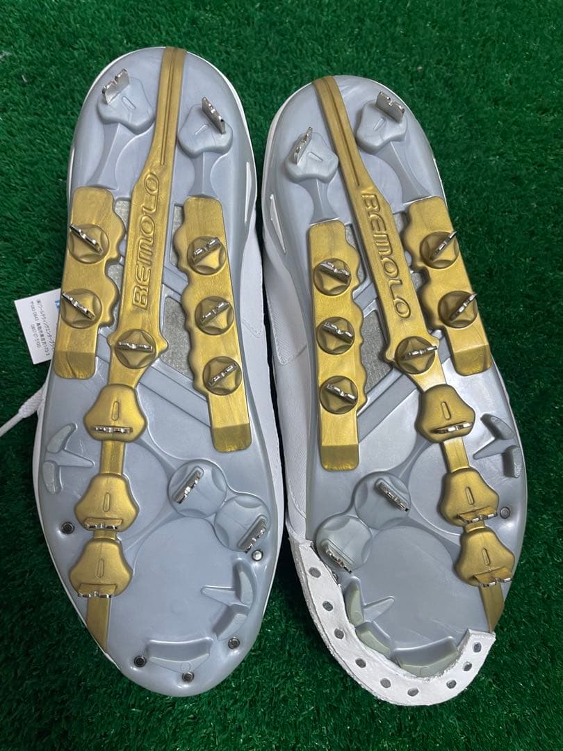ビモロスパイク　WORLD WING BEMOLO スパイク ホワイト