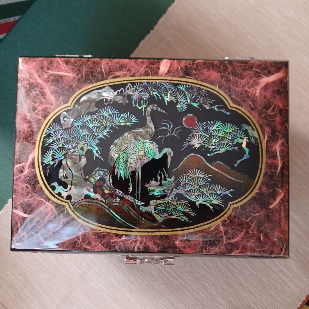 宝石箱　小物収納　螺鈿細工 漆器　工芸品　鏡付き