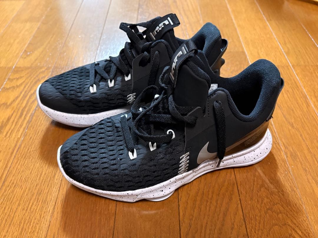 新品・未使用 Nike AIR ZOOM 25.5 バスケットボールシューズ