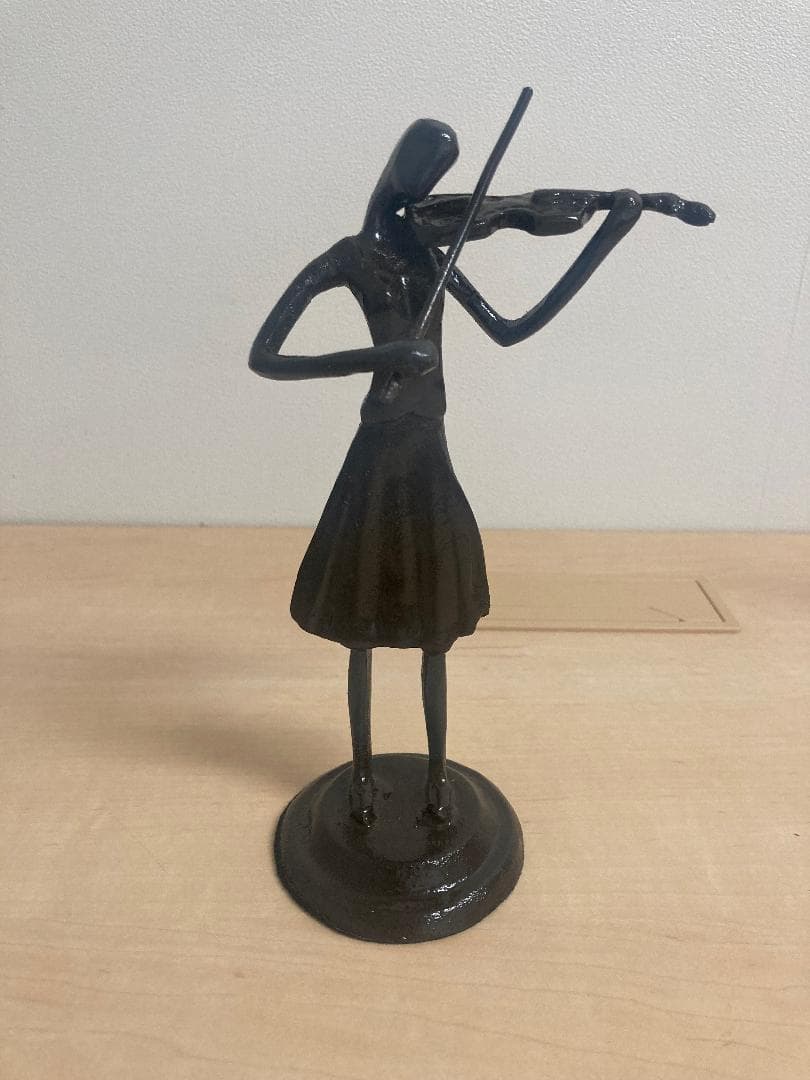 楽器奏者の彫刻（鉄製）4体セット