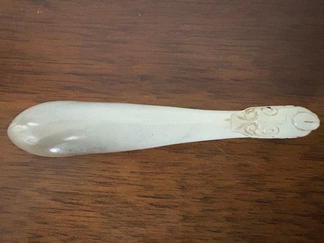 石？玉？の中国的置物　中国美術　帯勾 9cm強 27g