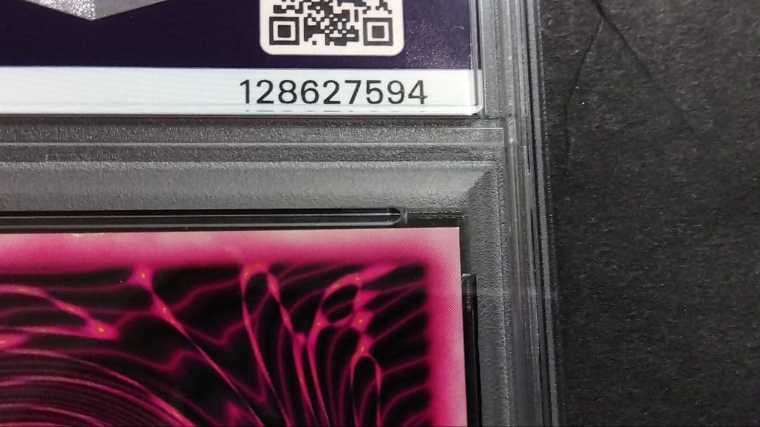 PSA8「DDM ブラックマジシャンガール」ピンクシークレット ダンジョンダイス