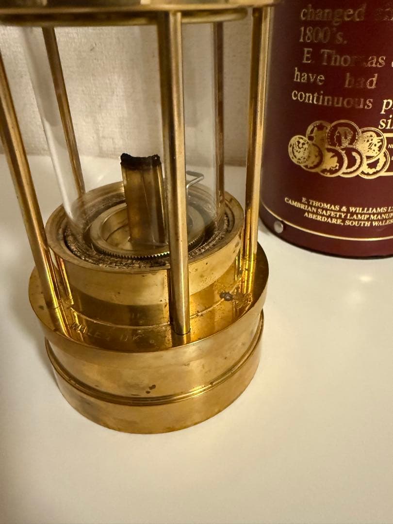 E Thomas & Williams マイナーズランプ