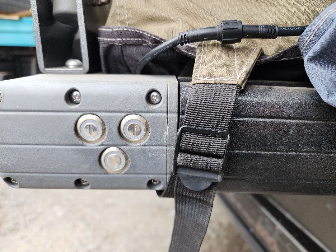 B-BASE様 GRESS電動ルーフテント