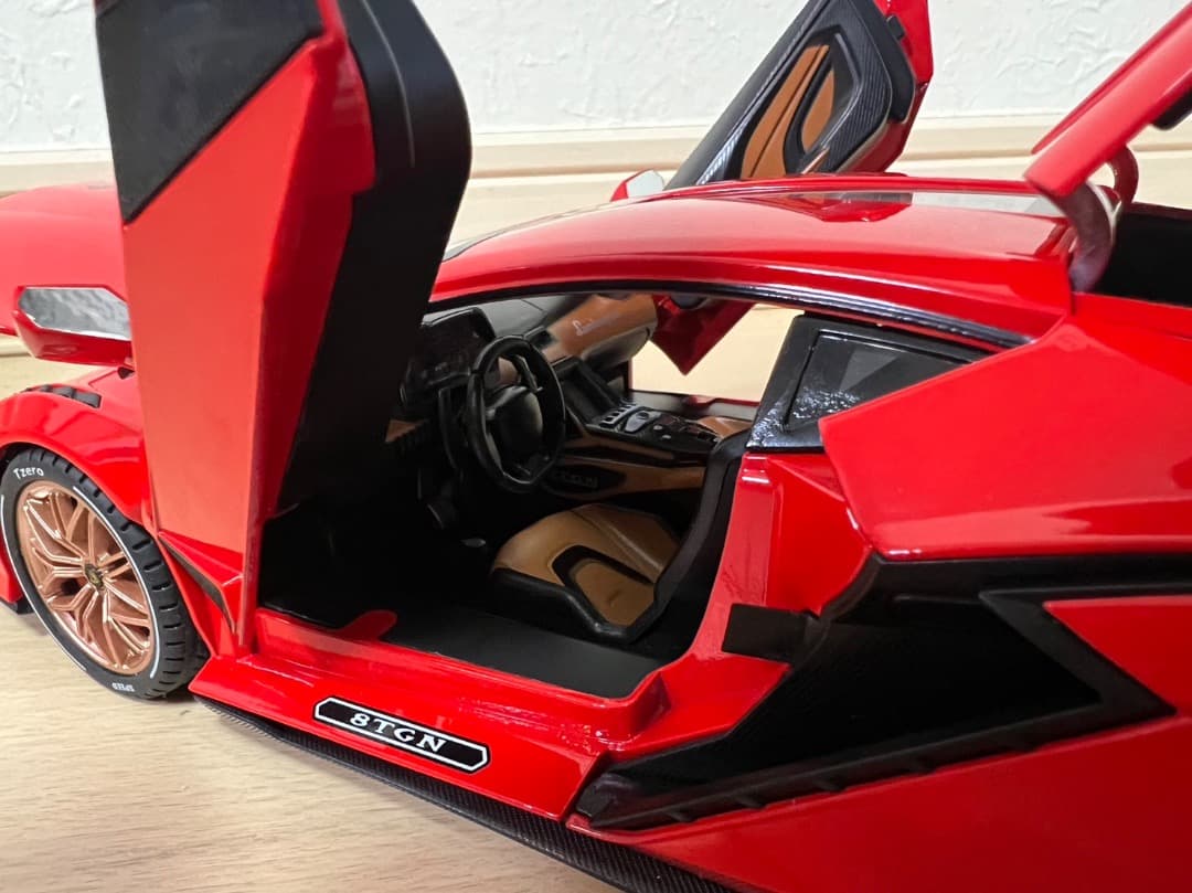 ランボルギーニ シアン ミニカー 1/18 H102