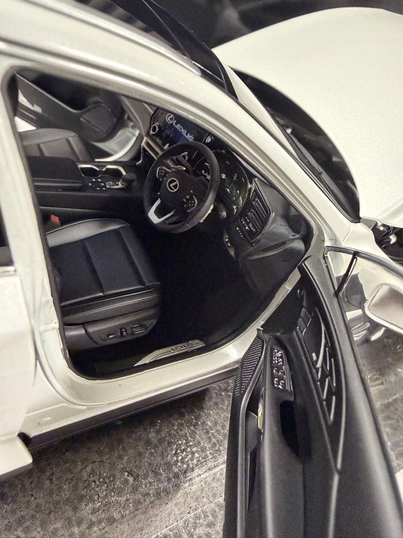 LEXUS RX 30系　ソニッククォーツ ミニカー 1/18 KYOSHO