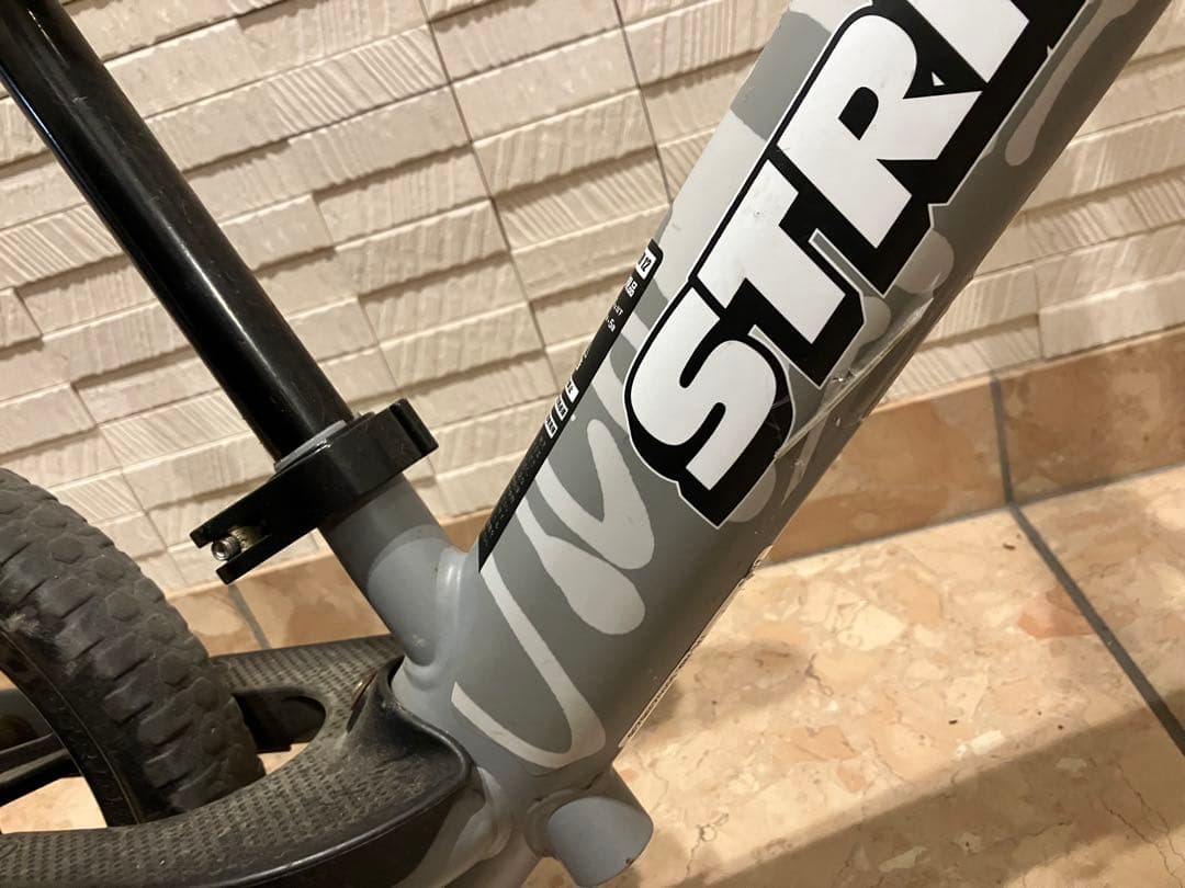 ストライダー12インチ　神山モデル