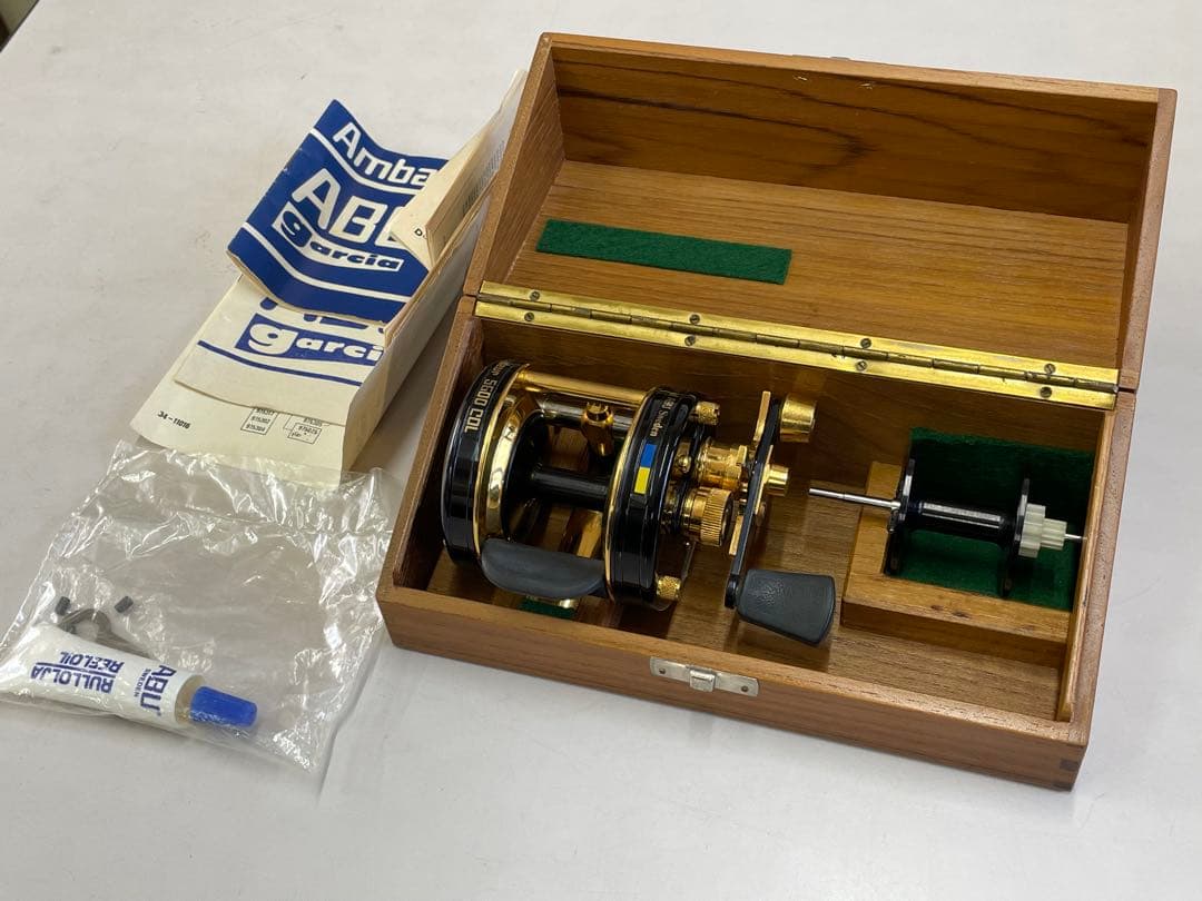 83年 ABU AMBASSADEUR 5600CDL #831000 NIB