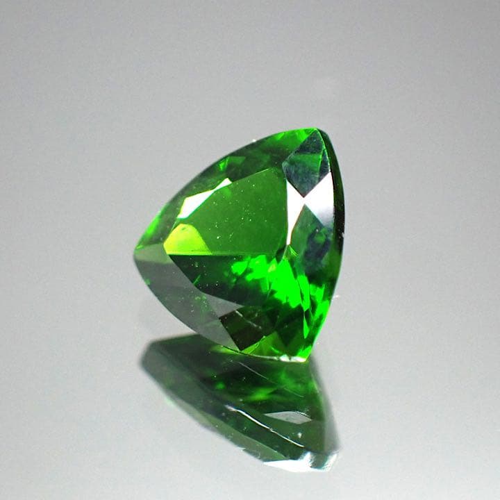 【ロシア/シベリア産】クロムダイオプサイト