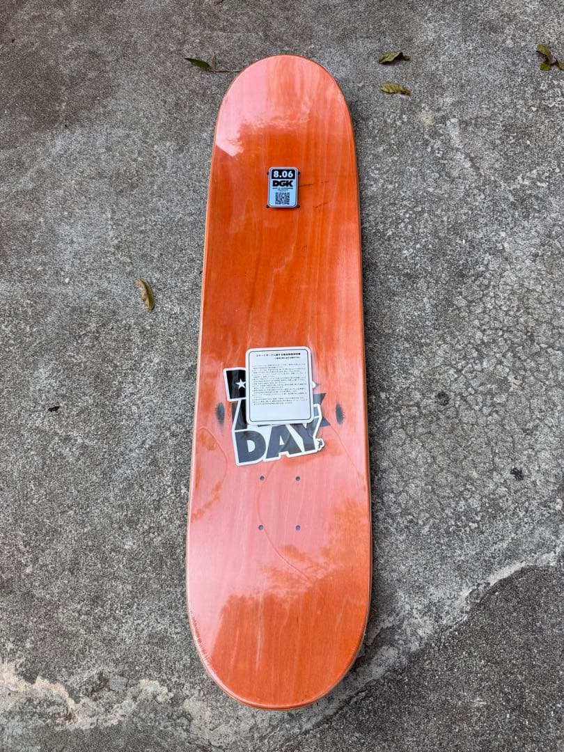 DGK スケボー デッキ 8.06 デッキテープ無料サービス付き