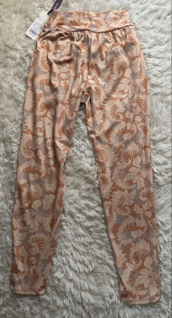 リアルストーン ◇ヨガウェア セットM新品タグ付オレンジ　22,000円のお品