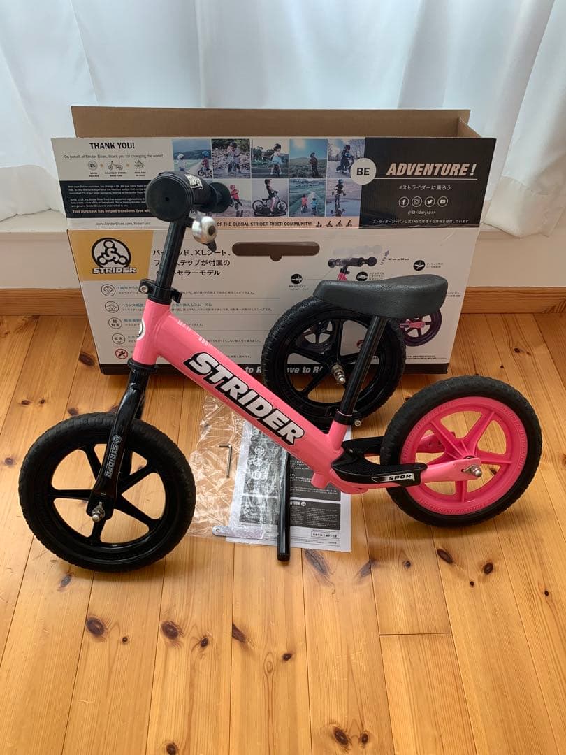 ★ストライダー★STRIDER★スポーツモデル★新品タイヤ1本★12インチピンク