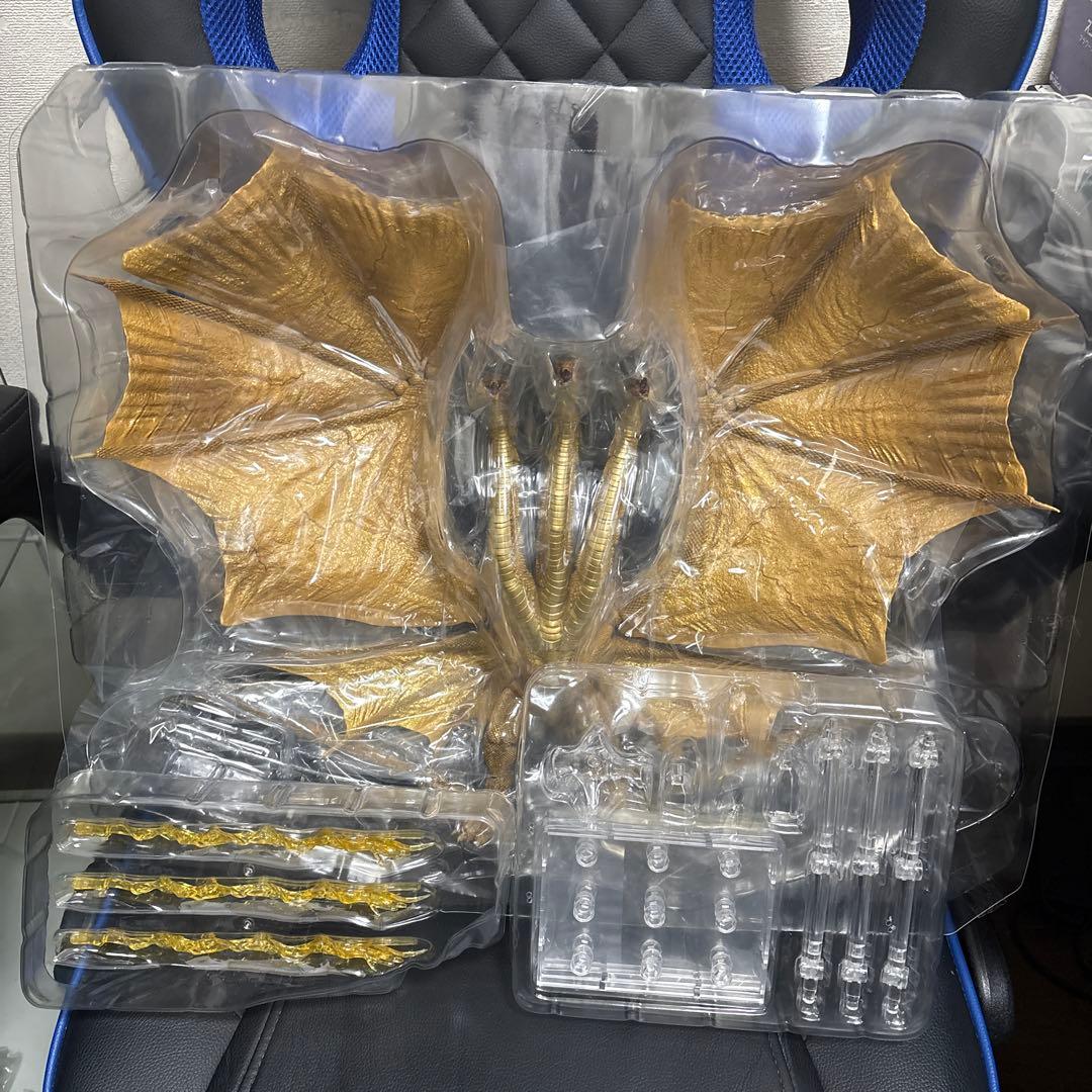 最安値ハイヤトイズ　キングギドラ フィギュア ゴールド 約30cm