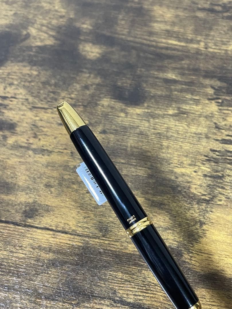 未使用に近い　シール付き　18金　ゴールド　中字　キャップレス　万年筆　備品付き