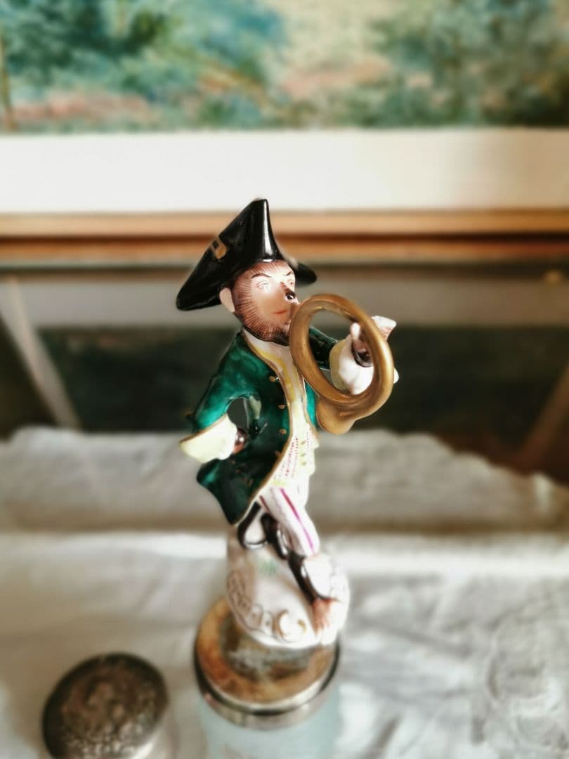 アンティークドイツ楽隊フィギュリン ホルンを吹く正装のモンキー 猿のオーケストラ