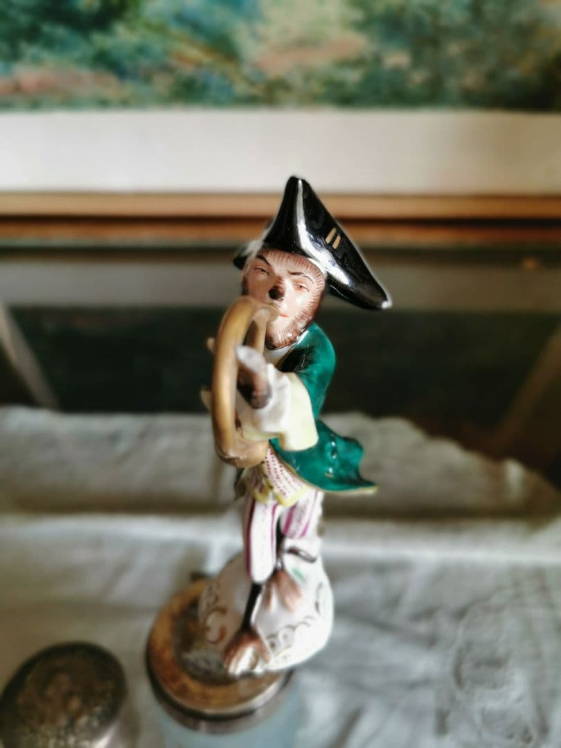 アンティークドイツ楽隊フィギュリン ホルンを吹く正装のモンキー 猿のオーケストラ