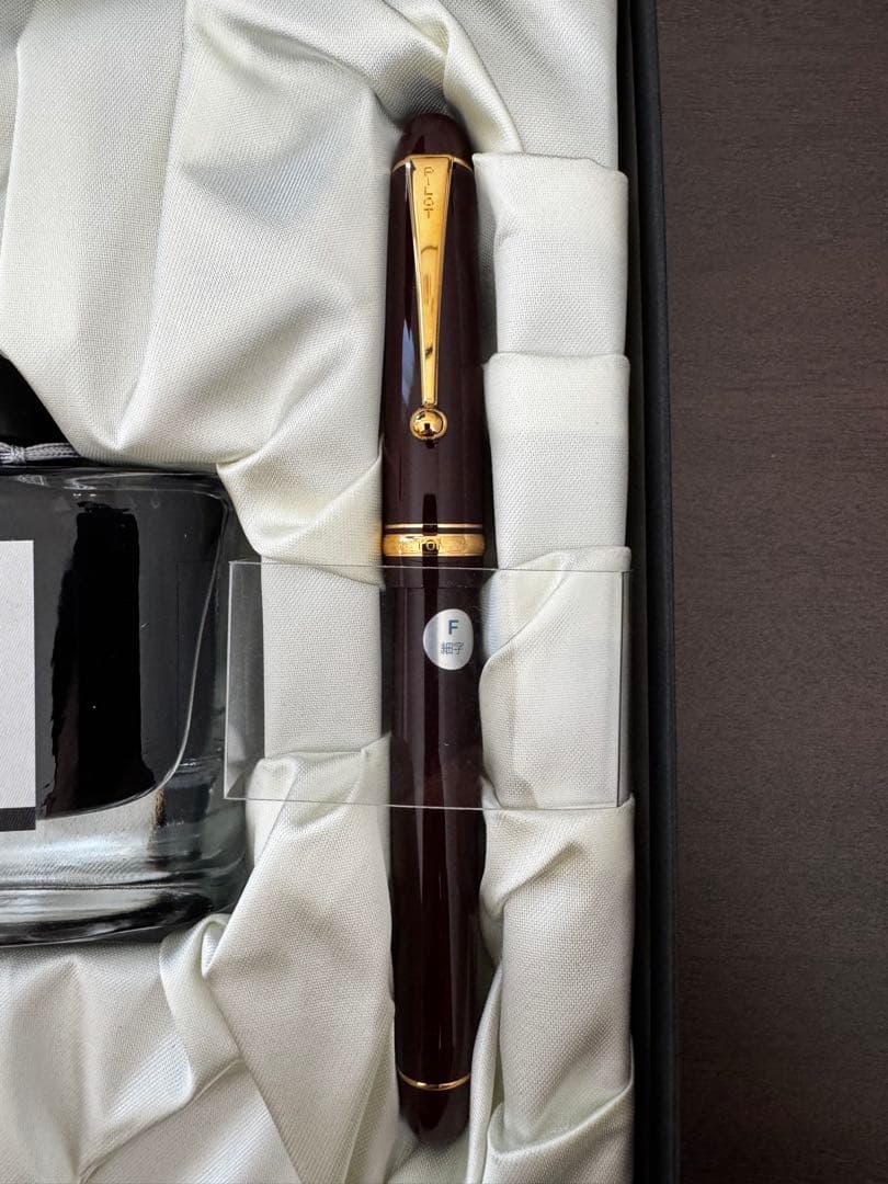 【希少！非売品】JRA×阪急電鉄コラボ万年筆（PILOT製）