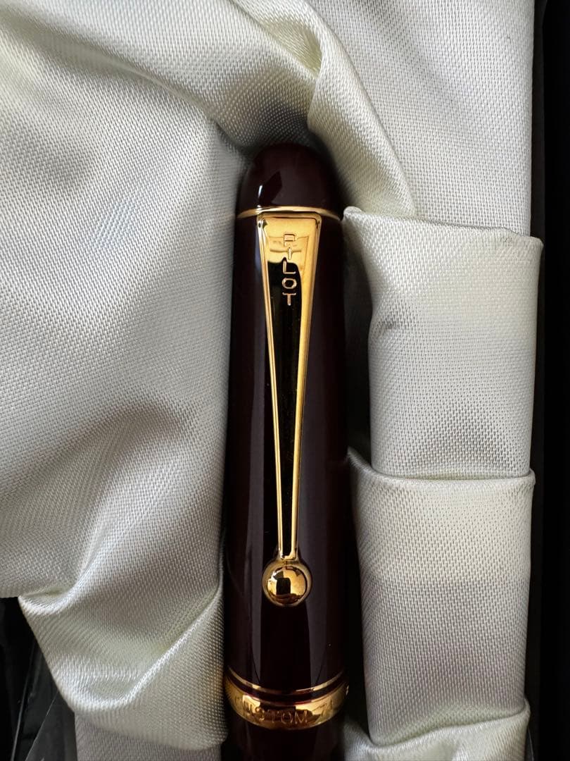 【希少！非売品】JRA×阪急電鉄コラボ万年筆（PILOT製）