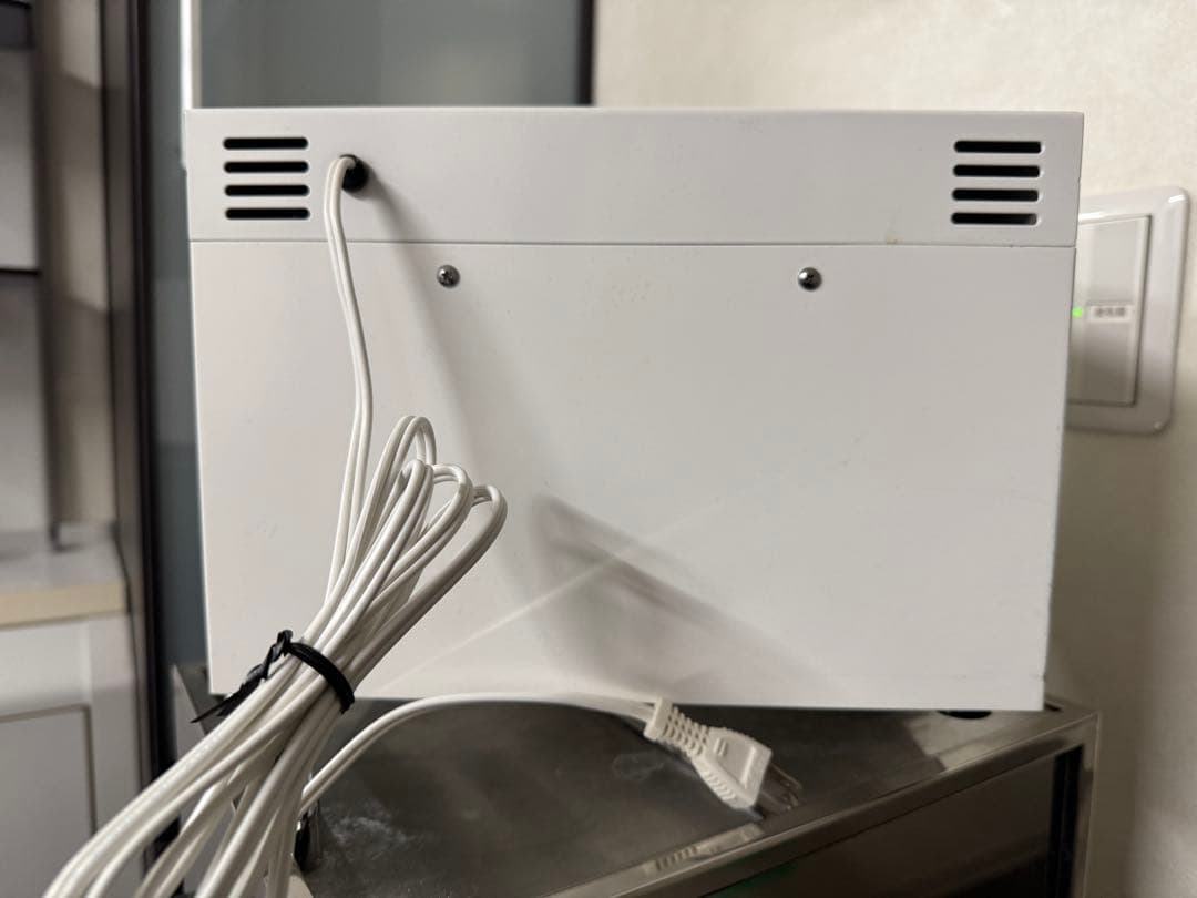 日鉄工業　小型紫外線消毒保管庫 ボーテ　UV-180 中古