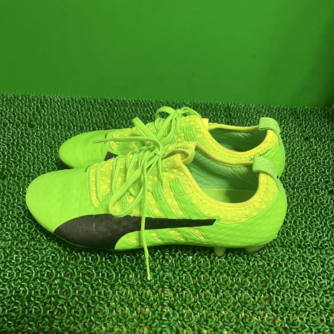 プーマ サッカースパイクエヴォパワー VIGOR 1 FG(グリーン×ブラック)
