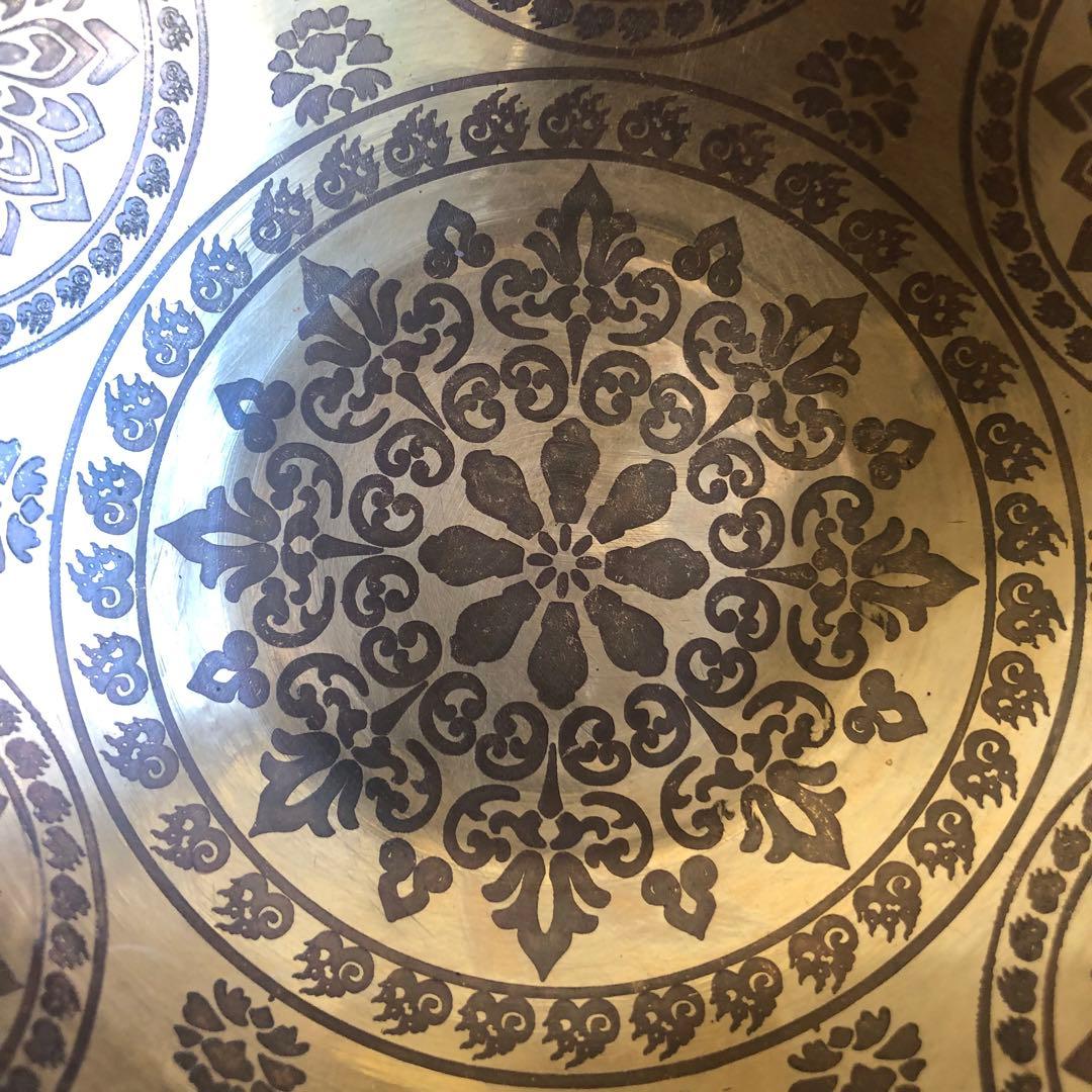 ◆シンギングボウル◆セブンメタル◆曼荼羅◆マンダラ彫◆F◆第1チャクラ対応◆