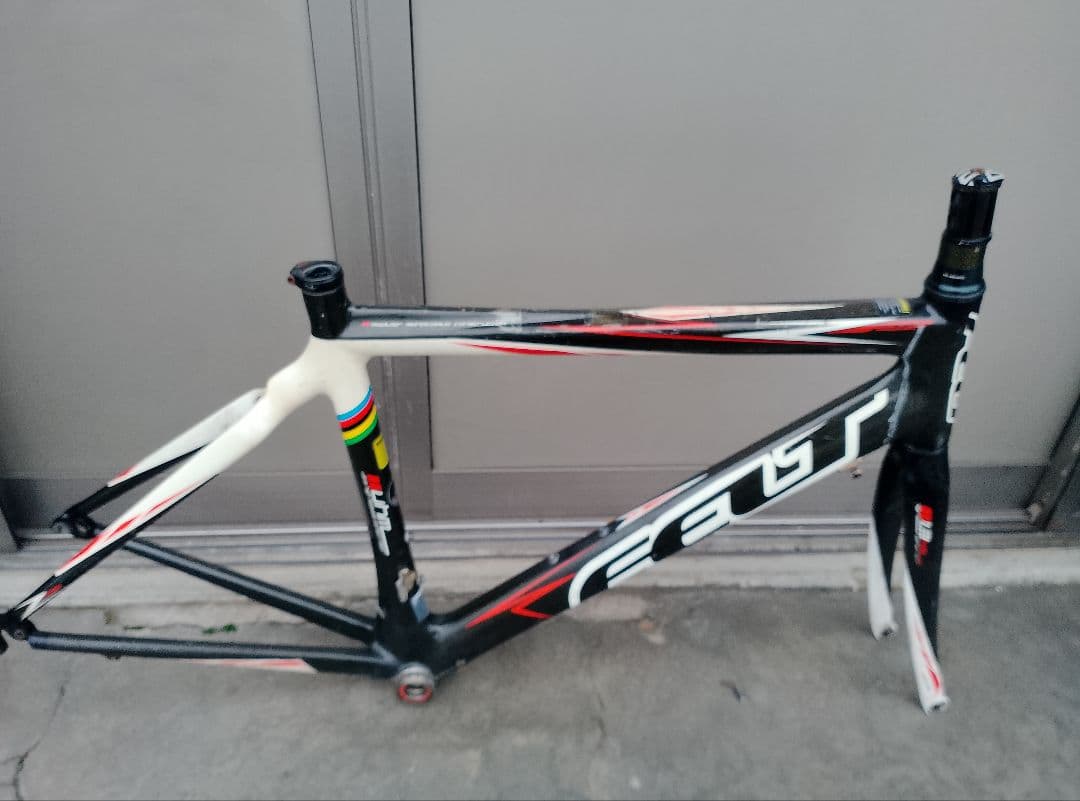 カーボンフレーム Felt Z25