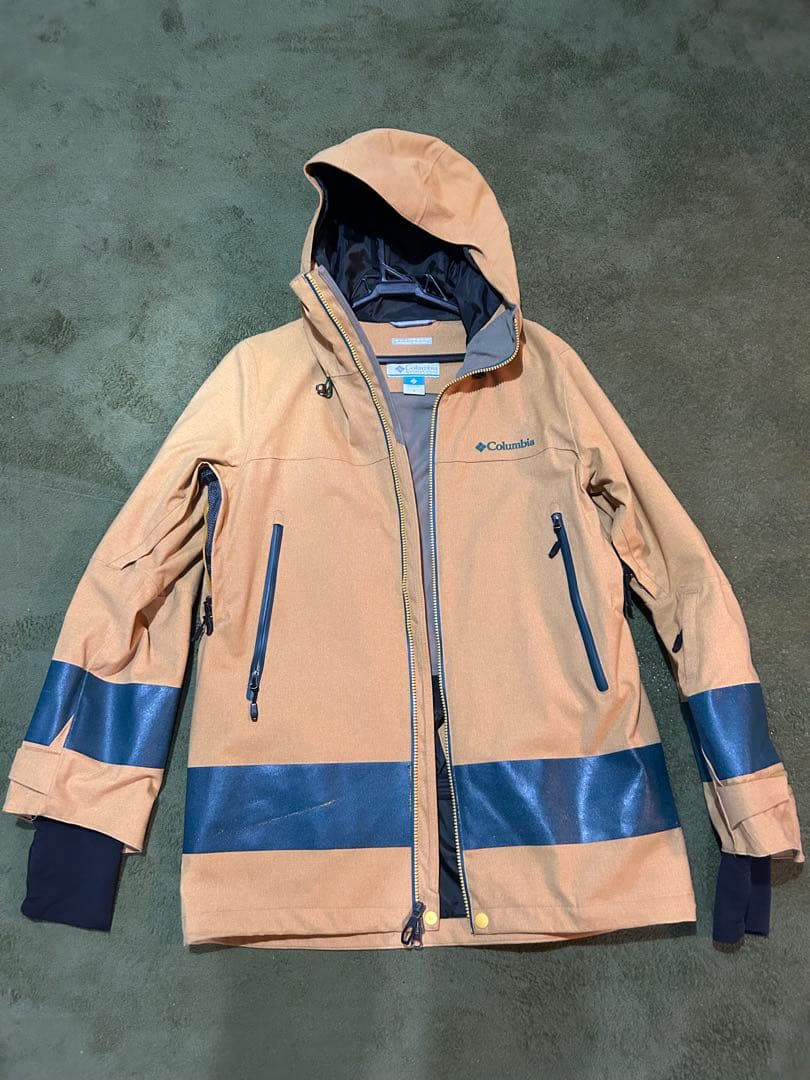 Columbia スノーボードウェア 男性用 ベージュ/ネイビー上下セット