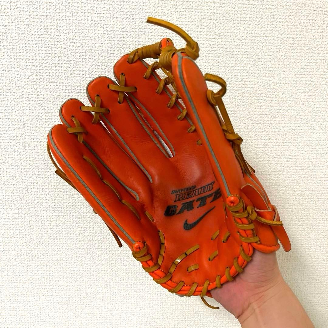 011 ナイキ ダイヤモンドレディ 型抜群 極美品 即戦力 軟式 外野手 左投げ