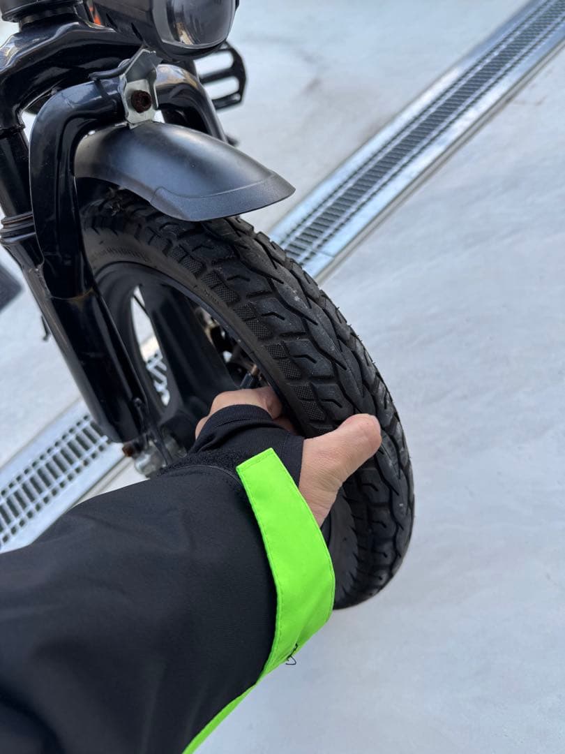 電動自転車　　前輪パンク