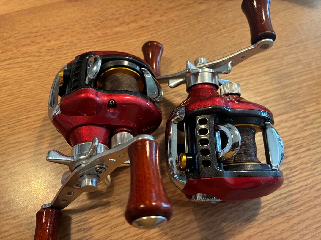 ダイワ　スマックレッドチューン2個セット、右ハンドル左ハンドル　カワハギ、アナゴ