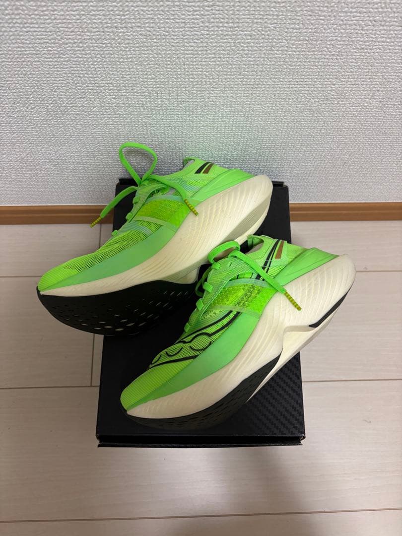 【未使用】最上位モデル　サッカニー　エンドルフィンエリート　23.5