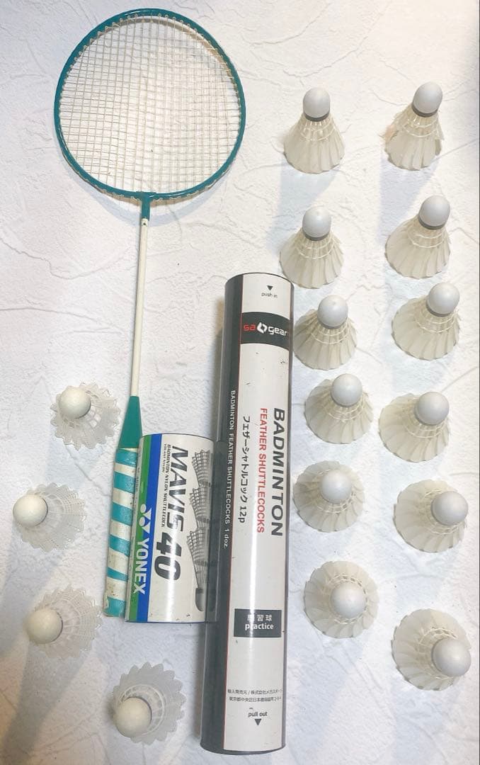 バドミントン ラケットまとめ売り！みなさんでどうぞ！