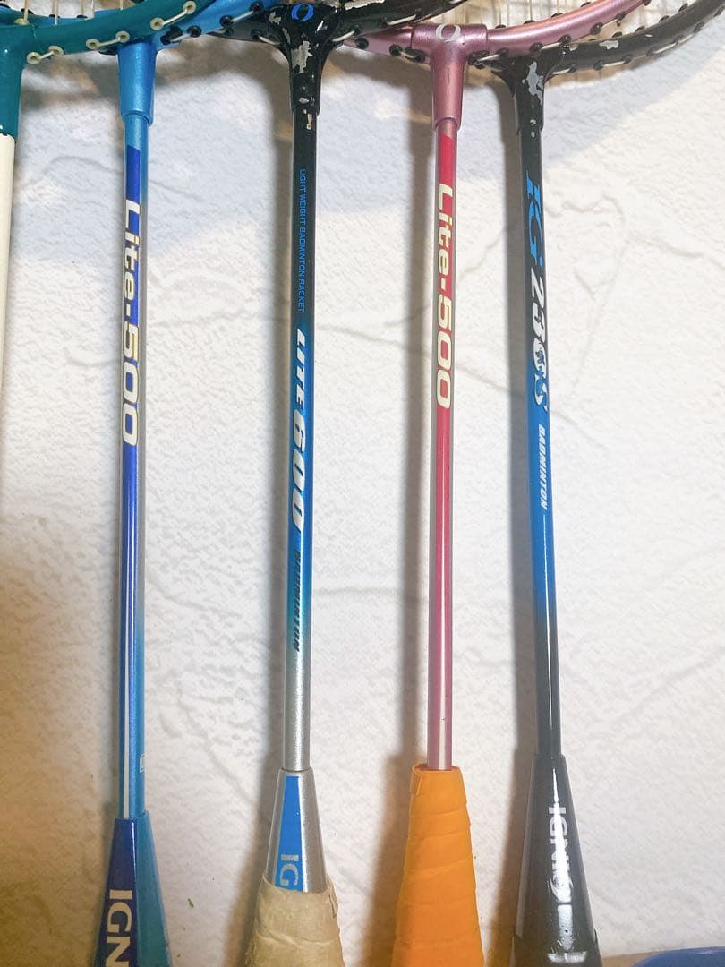 バドミントン ラケットまとめ売り！みなさんでどうぞ！