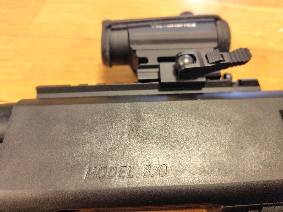 東京マルイMODEL 870 ストックとVECTOR OPTICS