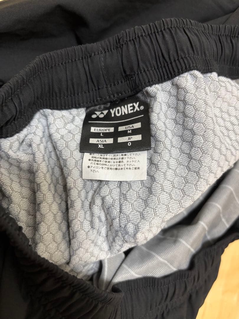 YONEX ブラック ウォームアップ　Oサイズ　上下