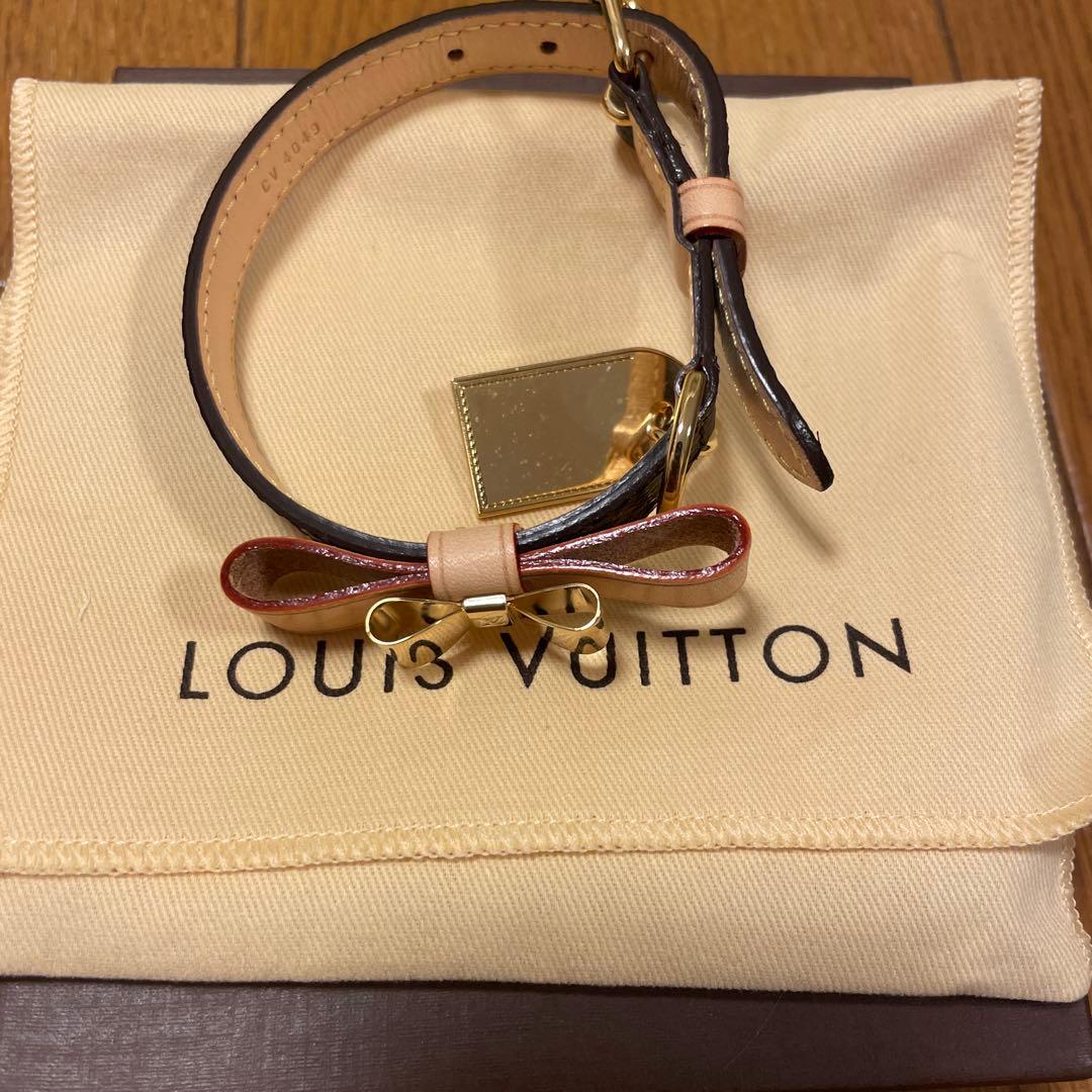 りこまるLOUIS VUITTON リボン付きレザー首輪