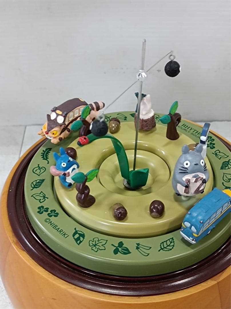 [八6518] となりのトトロ からくり時計　どんぐりスノードーム　オルゴール