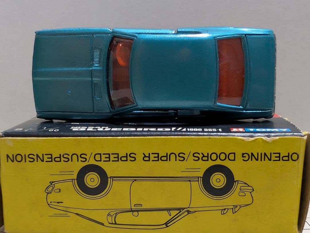 トミカ NISSAN BLUEBIRD-U 1800 SS-E 1/60
