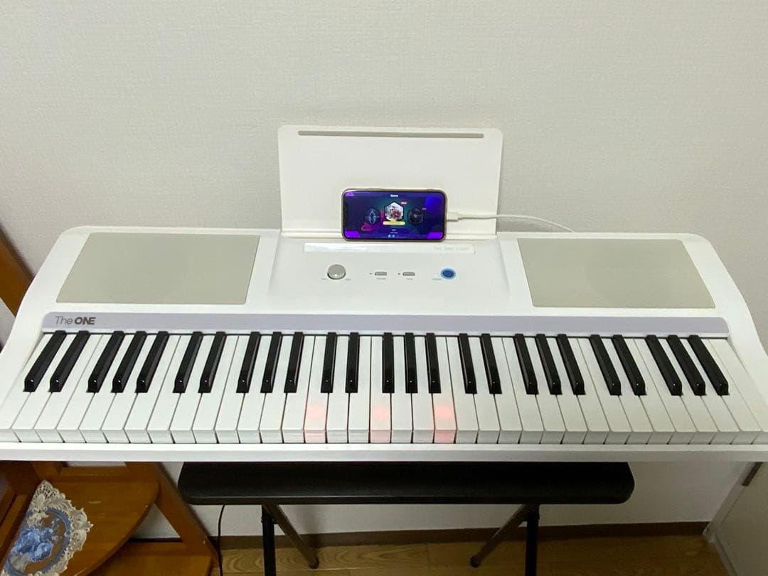 The ONE Smart Piano Light（ホワイト／61鍵）