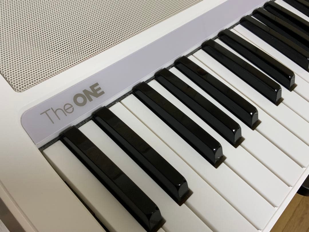 The ONE Smart Piano Light（ホワイト／61鍵）