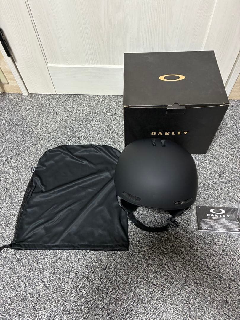 OAKLEY マットブラック スノーボードヘルメット