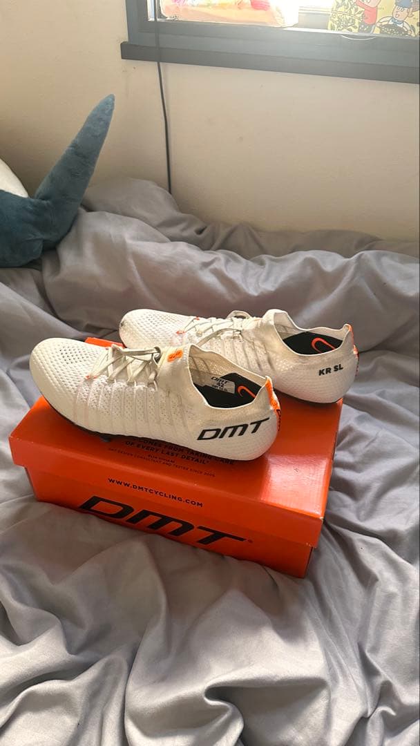 dmt KR SL 42 ホワイトシューズ