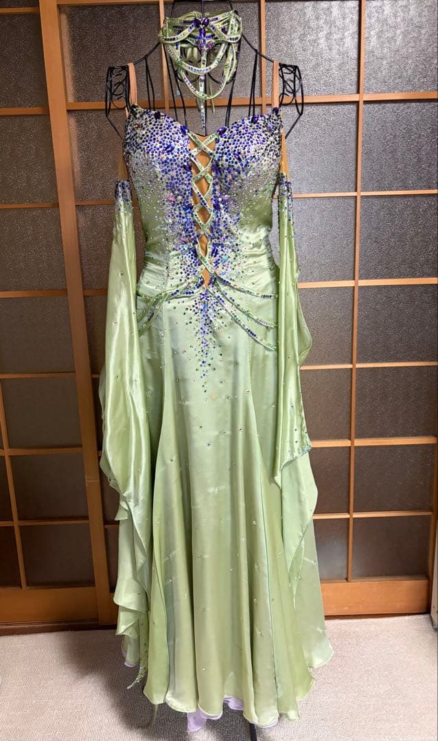 ライトグリーン スパンコール ダンスドレス